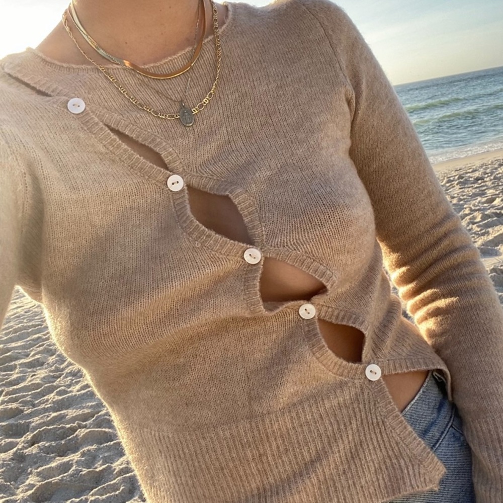 Asymmetric cardigan similar to jacquemus